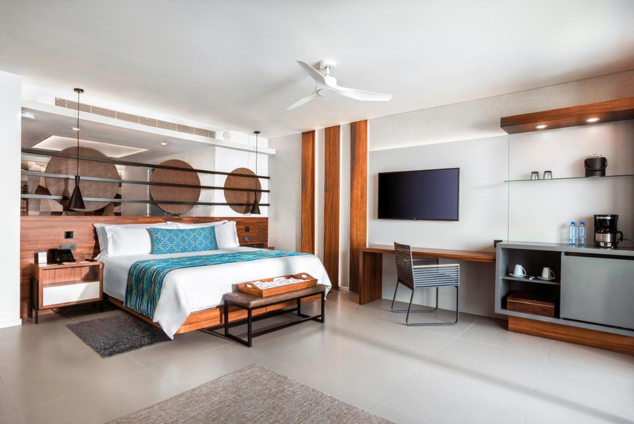 Sky View Suite Rooftop Outdoor Jacuzzi 18 Wifi,1281179413:JPEG