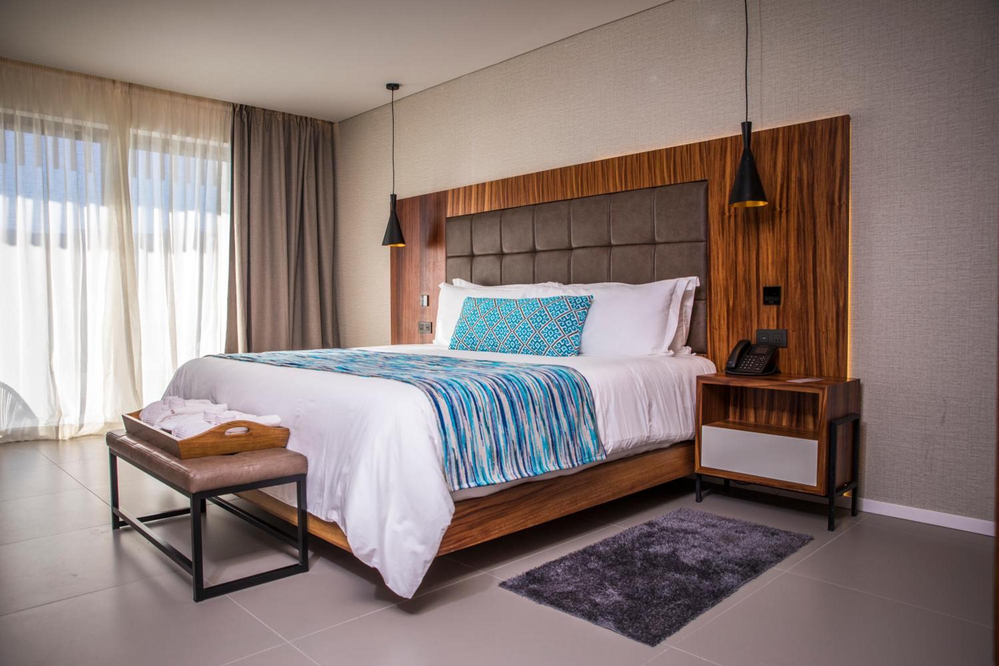 One Bedroom Suite Outdoor Jacuzzi WiFi