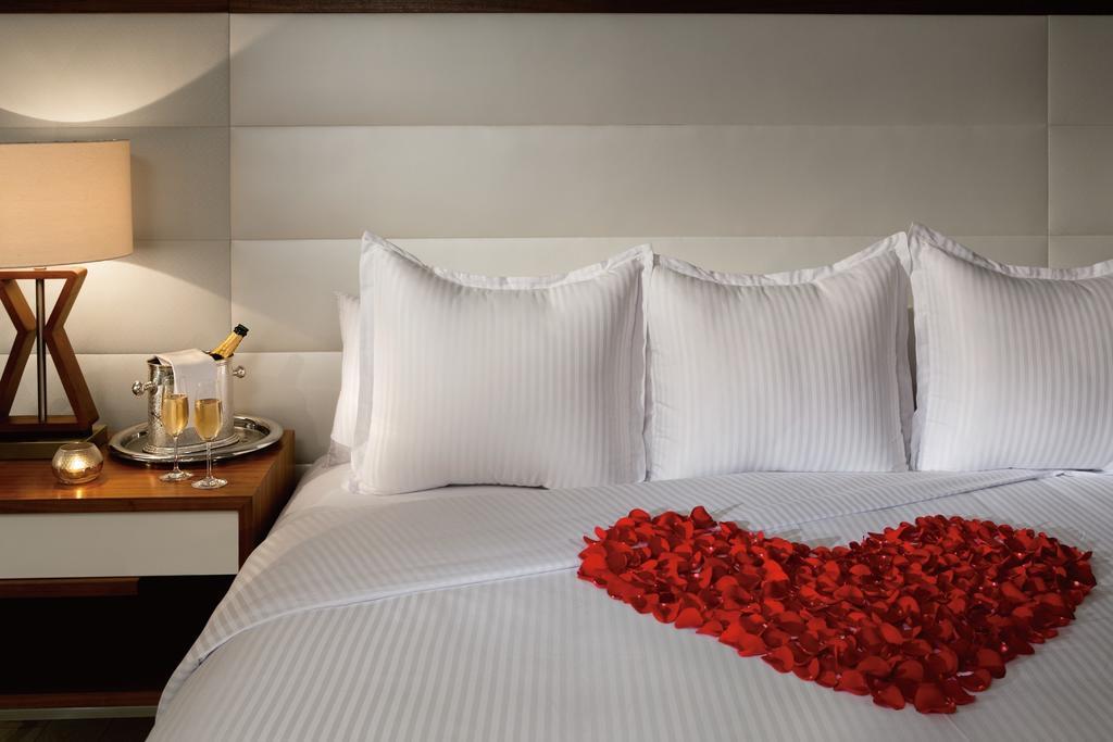 Preferred Club Honeymoon Suite Ocean Front