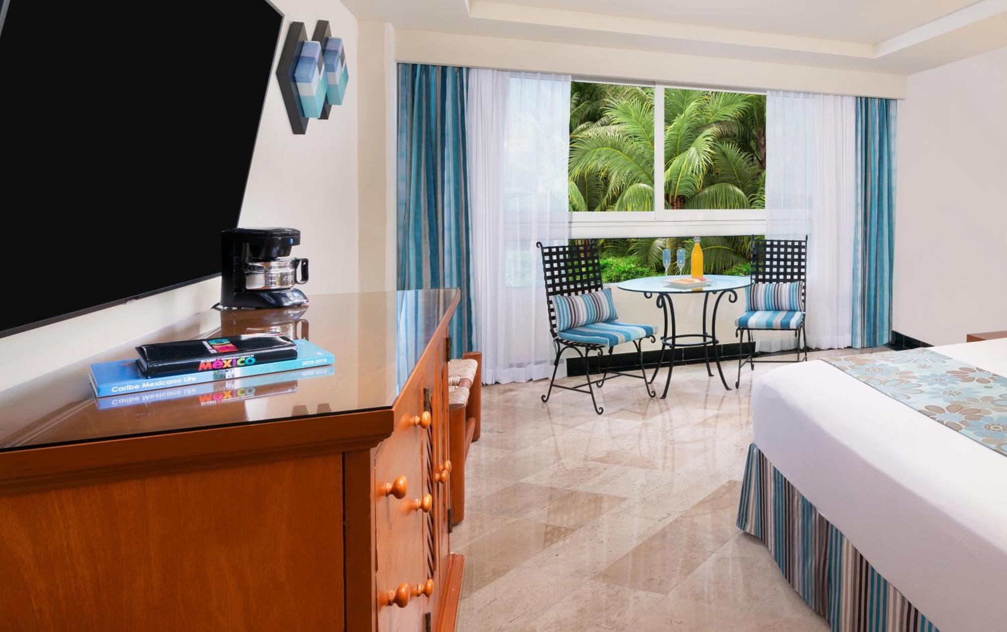 Sens Standard Partial View Room