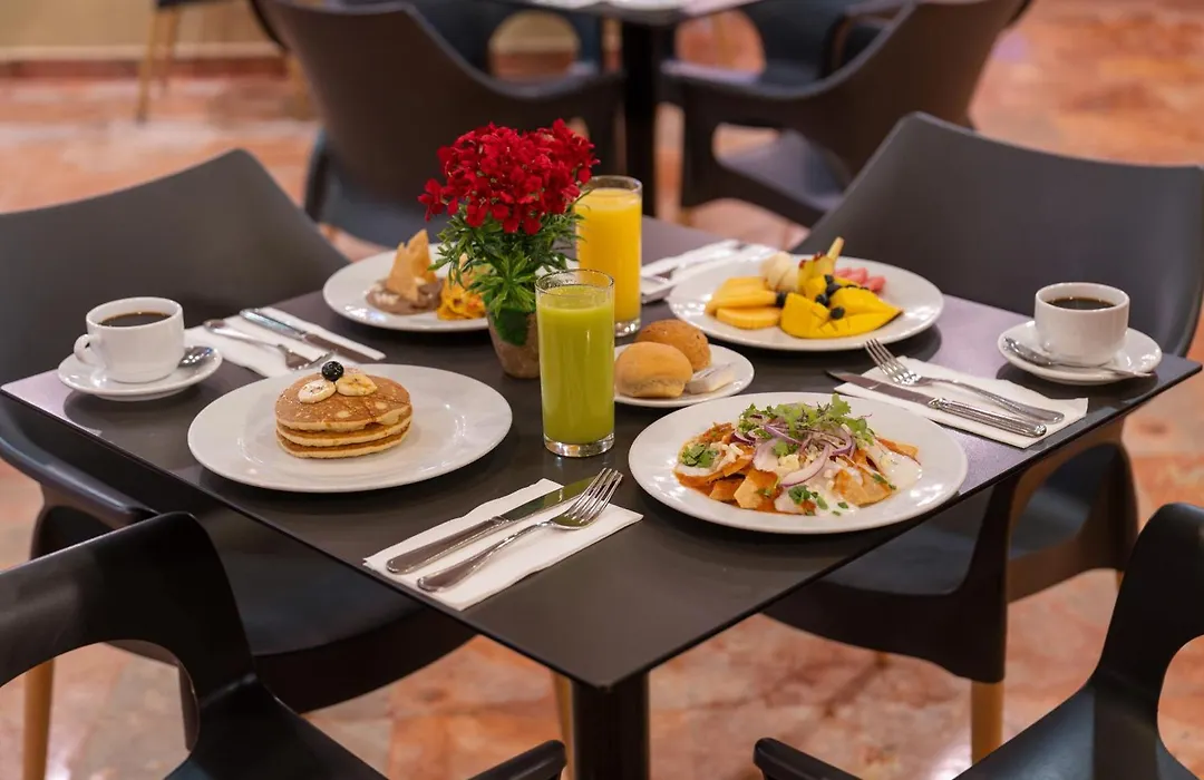 Grand Oasis Palm-1