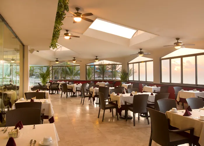 Ping Pong hotel: Golden Parnassus Resort & Spa (Adults Only)