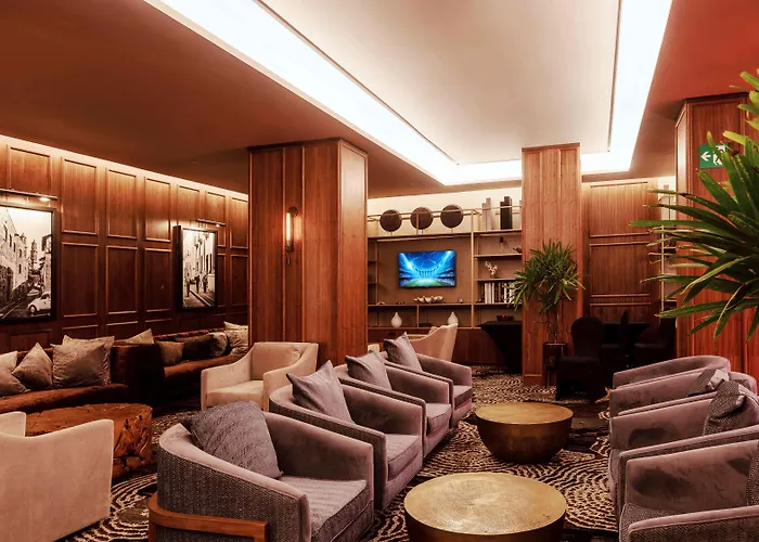 Airport Hotel: Sun Palace (Adults Only)