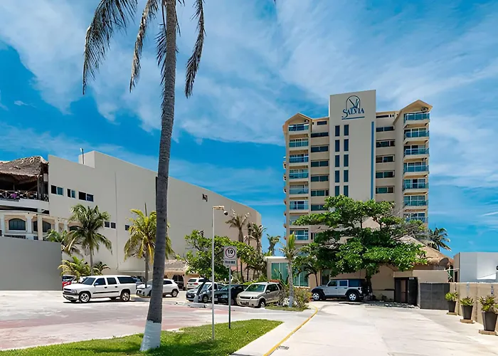Paradise Beachfront & Nightlife Heart