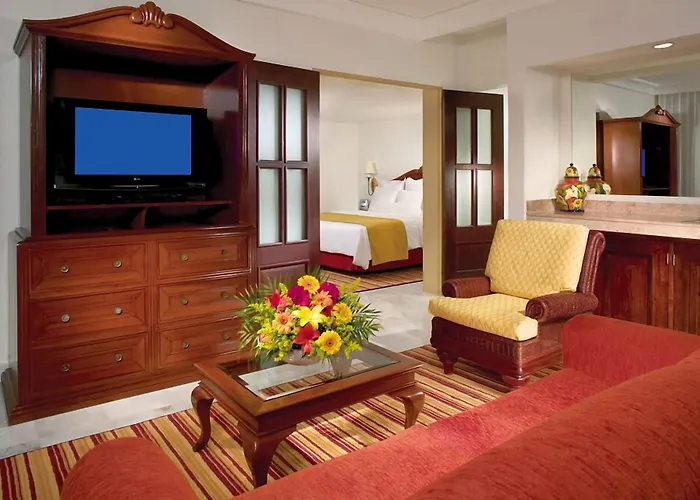 Boutique hotel only: Marriott Cancun, An All-Inclusive Resort