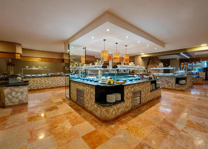 Family Hotel: Oasis Palm